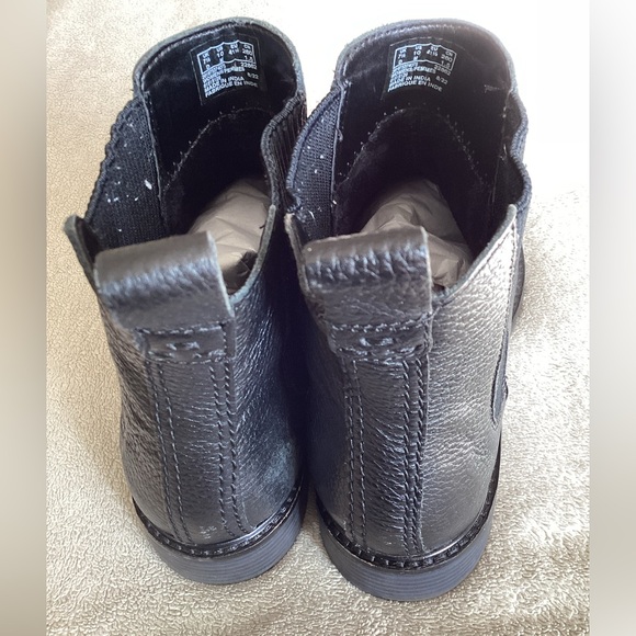 Clarks Classic Black Leather Ladies Boots - Picture 4 of 16